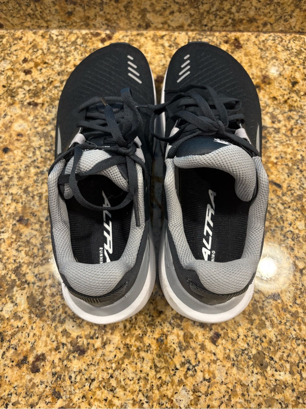 Altra Paradigm 8 Black Road Trail Running Walking Shoes Women's Size 8 Mint Cond - Picture 10 of 10